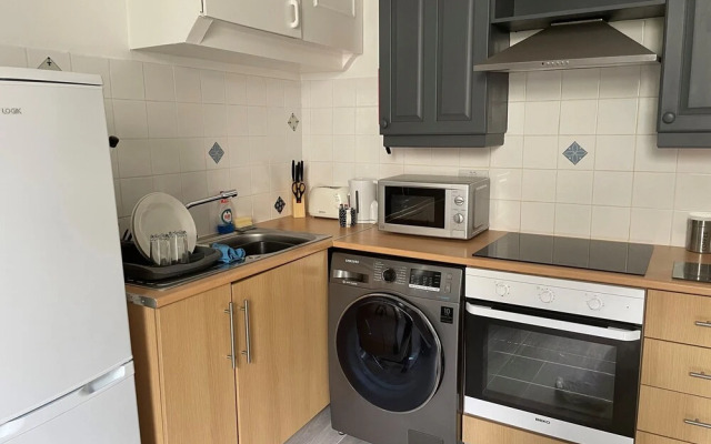 Central Plymouth Apartment