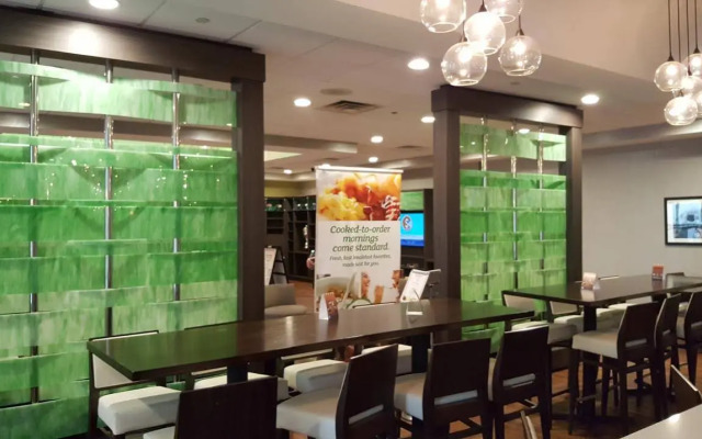 Monroeville Plaza Hotel