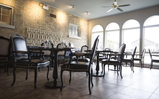 The Little Inn of Bayfield