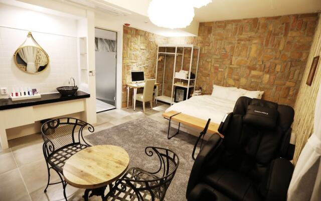 February Hotel Kimhae