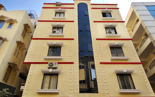 OYO 10272 Hotel Ruma