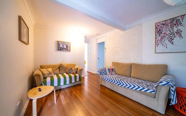 Bush Baby at Blenheim Beach 4pm Check Out Sundays – Guest Rooms – Vincentia