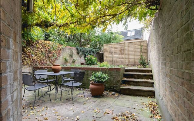 New Kent Road by Onefinestay