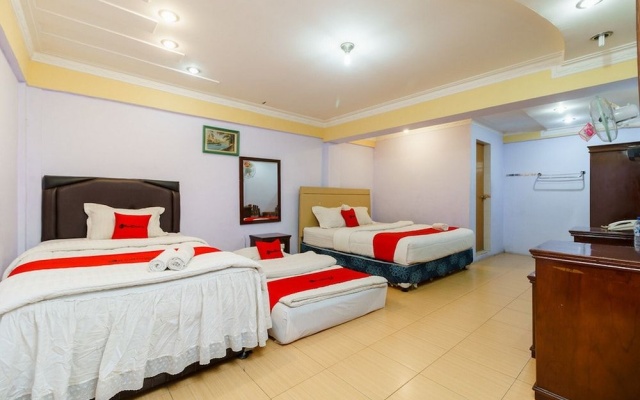 RedDoorz @ Parapat – Guest Rooms – Parapat