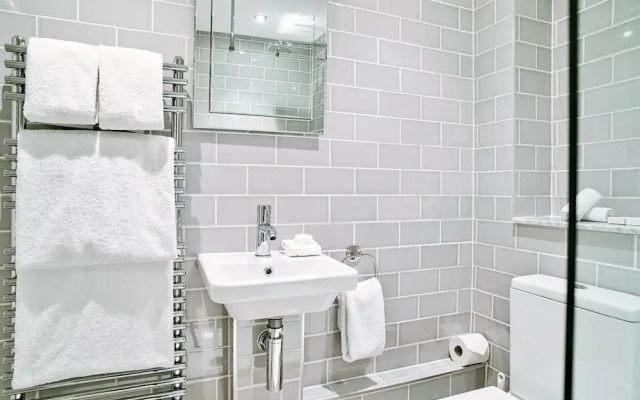 JOIVY Luxury George Street Apartments: Edinburgh Suite