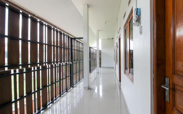 RedDoorz Syariah @ Griya Izzara Guest House