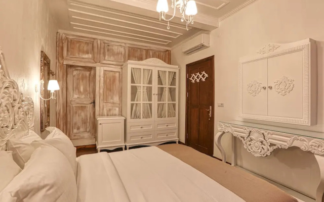 Trilye Bay C Konak