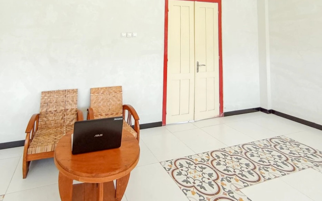 RedDoorz near Alun-Alun Purwokerto 3 – Guest Rooms – Purwokerto