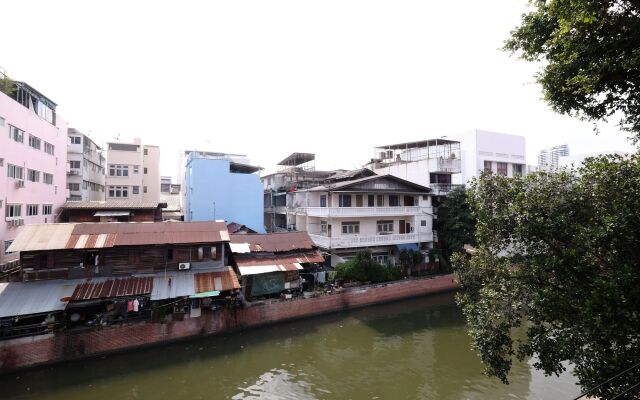 Klong House Hostel