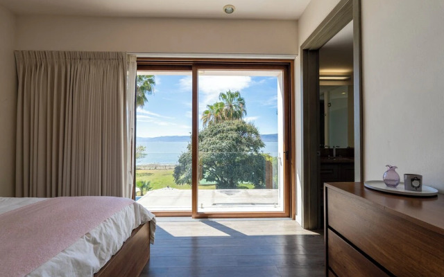 Exclusive House with Lake Chapala Access