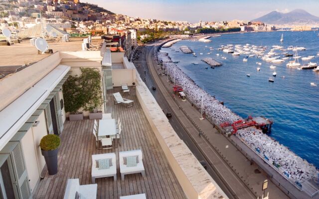 Caracciolo 13 Rooftop & Suites