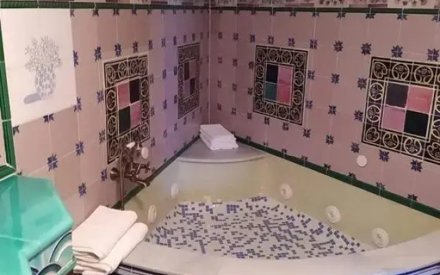 A la Sombra de la Torre