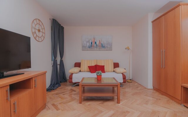 Pool Apartments Tolo