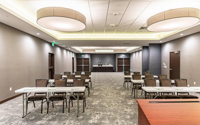 Holiday Inn Hotel & Suites Silicon Valley - Milpitas, an IHG Hotel