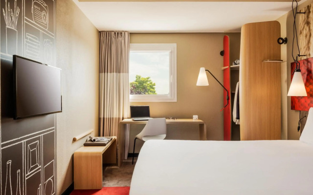 ibis Massy