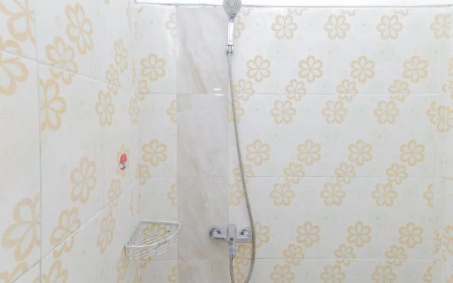 RedDoorz Syariah near Universitas Jember