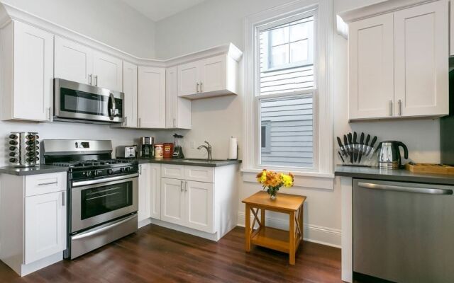 Newly Renovated 2BR in Uptown NOLA