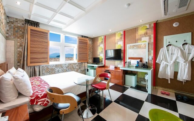 Yeosu King Pension Tel