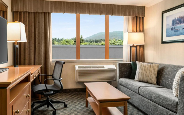 Holiday Inn Hotel & Suites North Vancouver by IHG