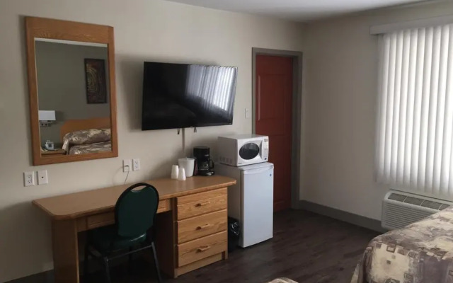 Howey Bay Motel & Restaurant