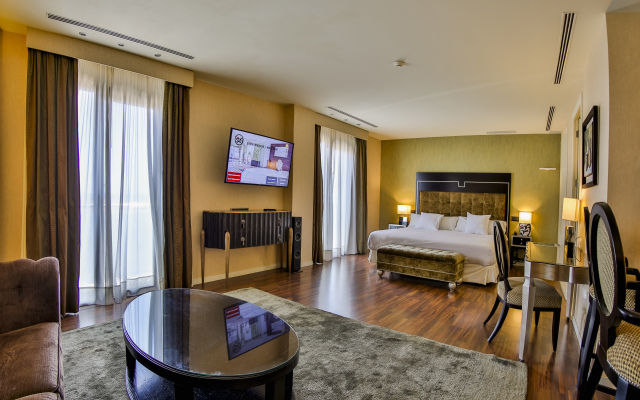 Hotel 525