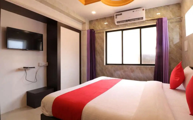 Oyo Flagship 77425 Hotel Manas