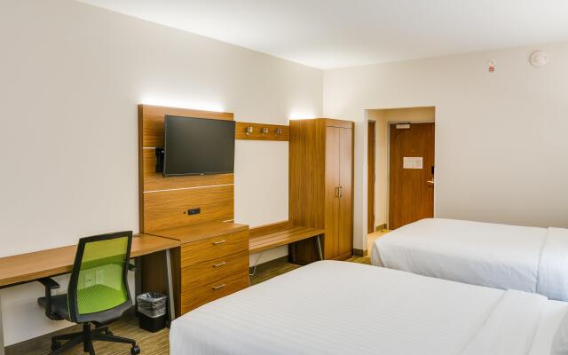 Holiday Inn Express & Suites Russellville, an IHG Hotel