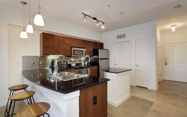 StayLo Luxury 2 Bedroom Apartment