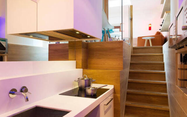 House Management Group Marnix Suites – House