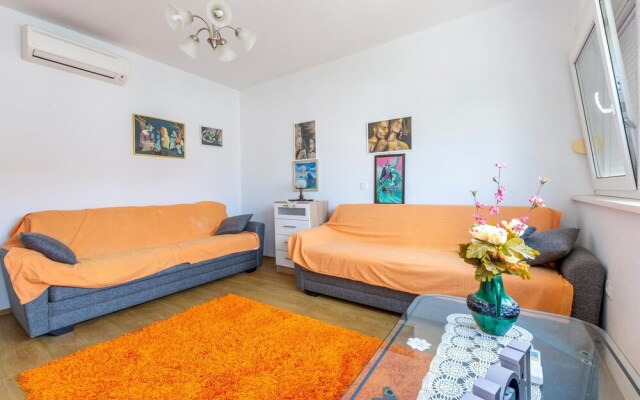 Amazing Apartment in Podstrana With Wifi and 2 Bedrooms