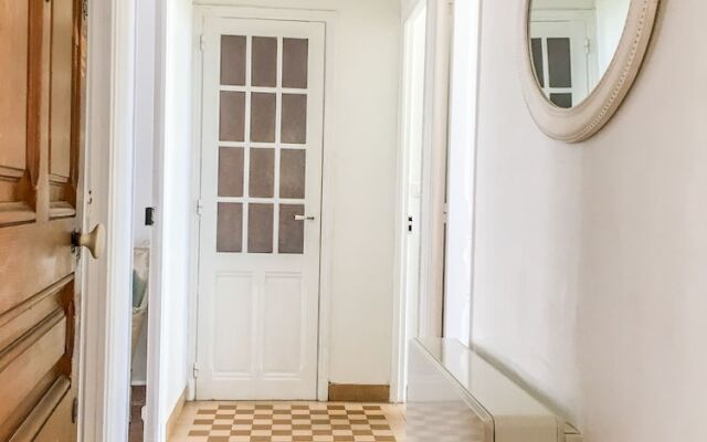 Authentic and beautiful one bedroom apartment with sea views