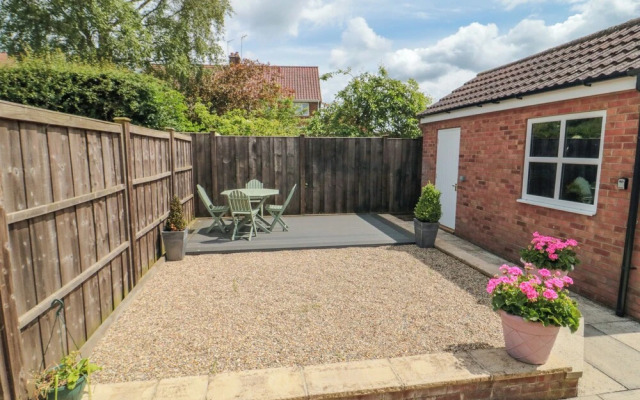 6 Fairfax Close