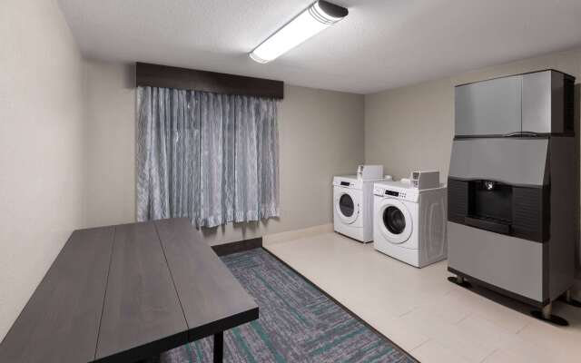 Wingate by Wyndham Sulphur Near Lake Charles
