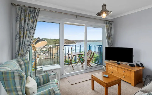 Brynawelon - Wonderful Sea and Harbour Views