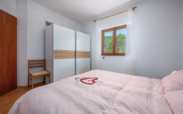 Apartment in Drenje With Sauna