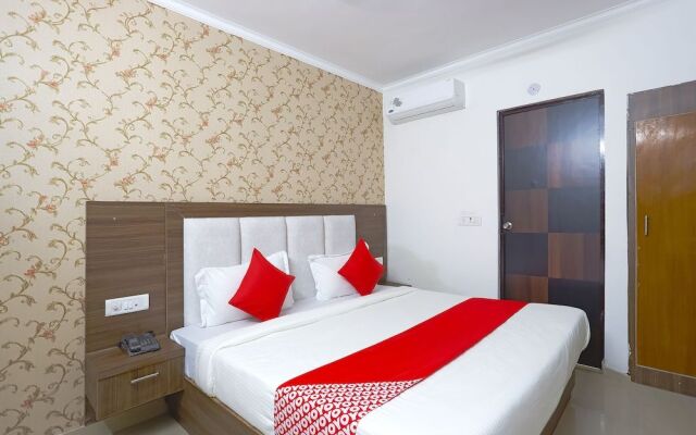 OYO 60786 Hotel Bluestar