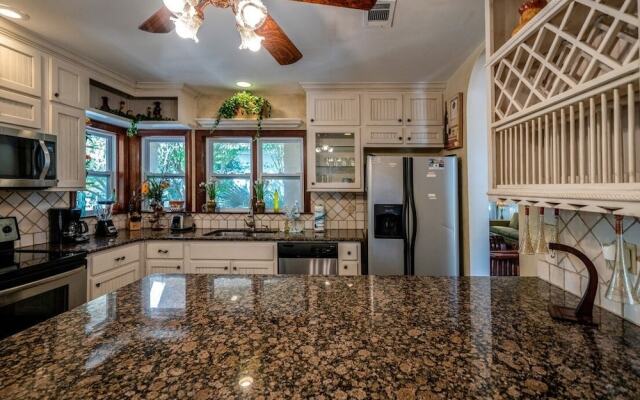 Casa de Mediterranean Home