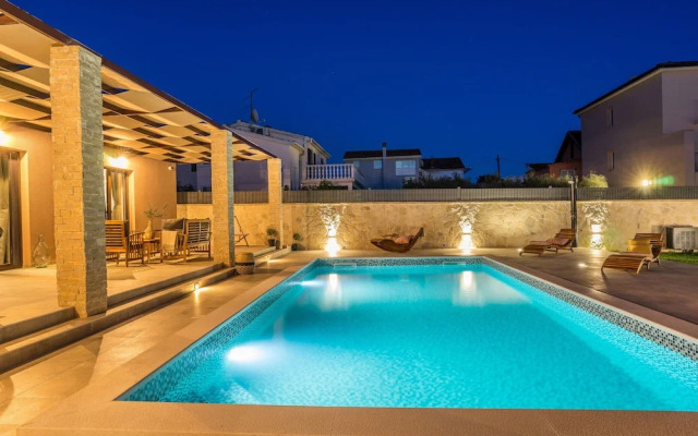 Villa Skyfall