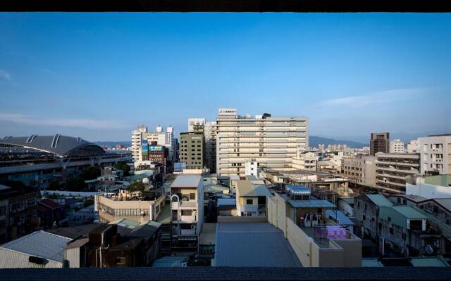 Zaw Jung Business Hotel