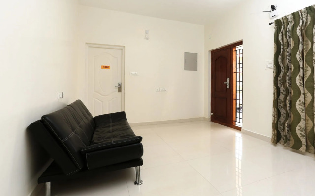 Treebo Light House, 900 Mtrs From Botanical Garden