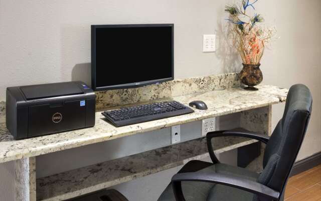 Super 8 by Wyndham Ardmore