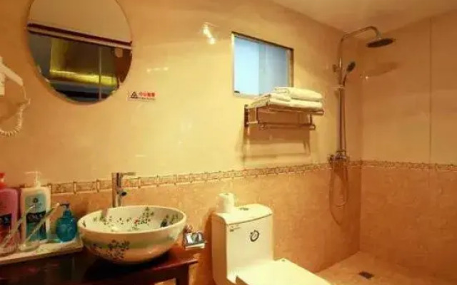 Lijiang Ancient City Jiebanxing Inn (Wuyi Street Branch)