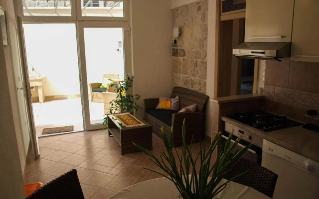 House Nataniel in Omiš near sea