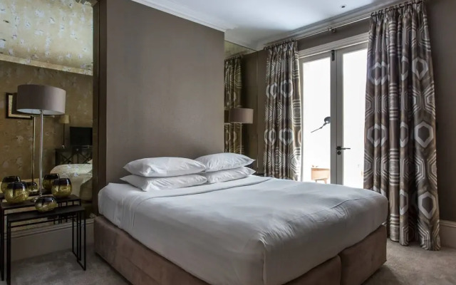 Nevern Square VIII by onefinestay