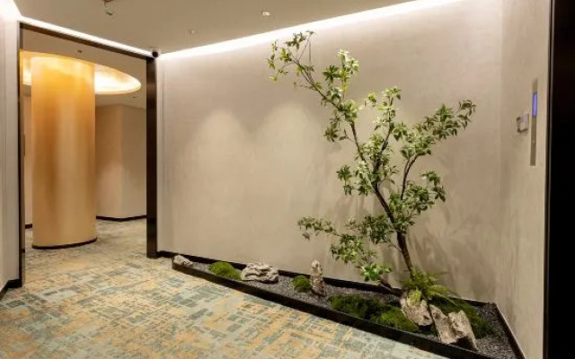 Huzhou Quanya Hotel (Nanxun Shuanglin Phoenix Culture Square)