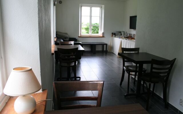 Hoby Gård Bed & Breakfast