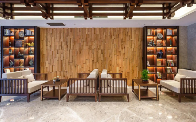 Rezen Dong Hotel (Baoding Passenger Transport Center Yuhua Road Branch)