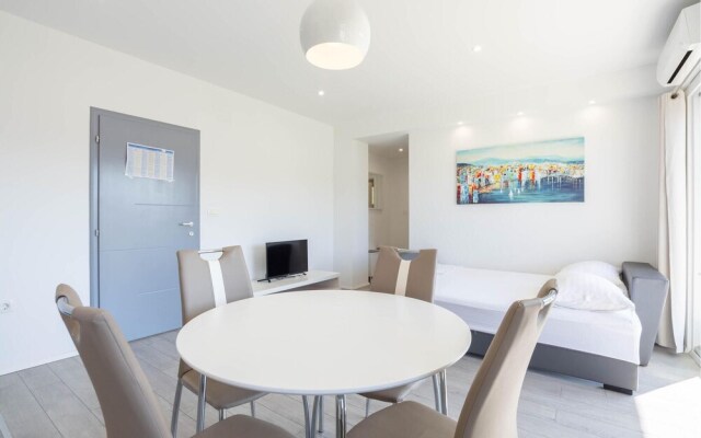 Stunning Apartment in Podstrana With Wifi and 1 Bedrooms