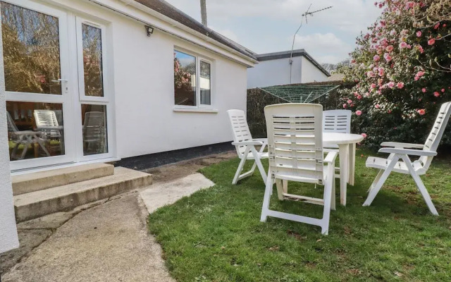 5 Carlyon Road