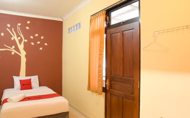 RedDoorz near Terminal A Adisucipto Airport